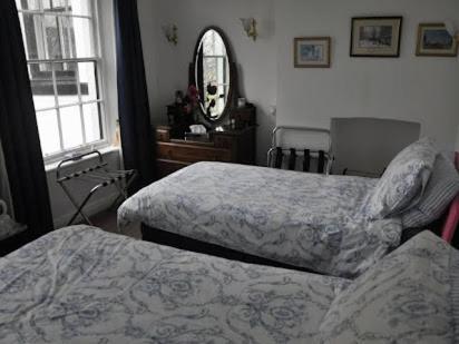 デューズバリー Heath House Bed & Breakfast エクステリア 写真