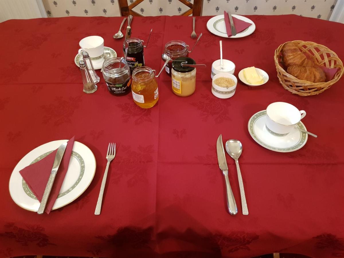 デューズバリー Heath House Bed & Breakfast エクステリア 写真