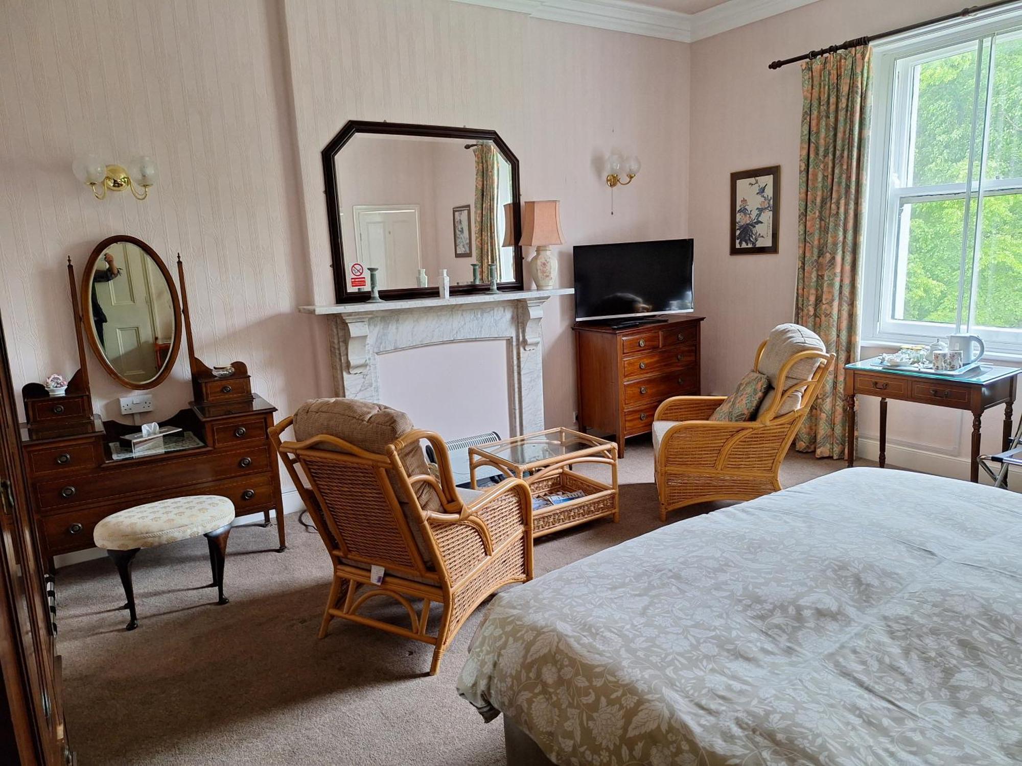 デューズバリー Heath House Bed & Breakfast エクステリア 写真